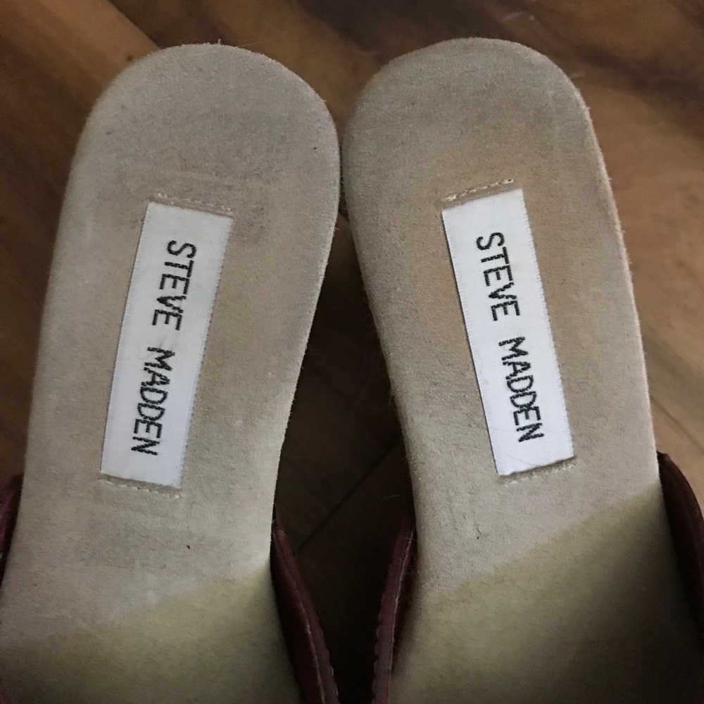 Steve Madden burgundy Wedges Size 6B - Picture 3 of 6